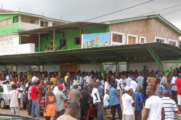 La Côte d`Ivoire aux urnes, pour la première fois depuis dix ans